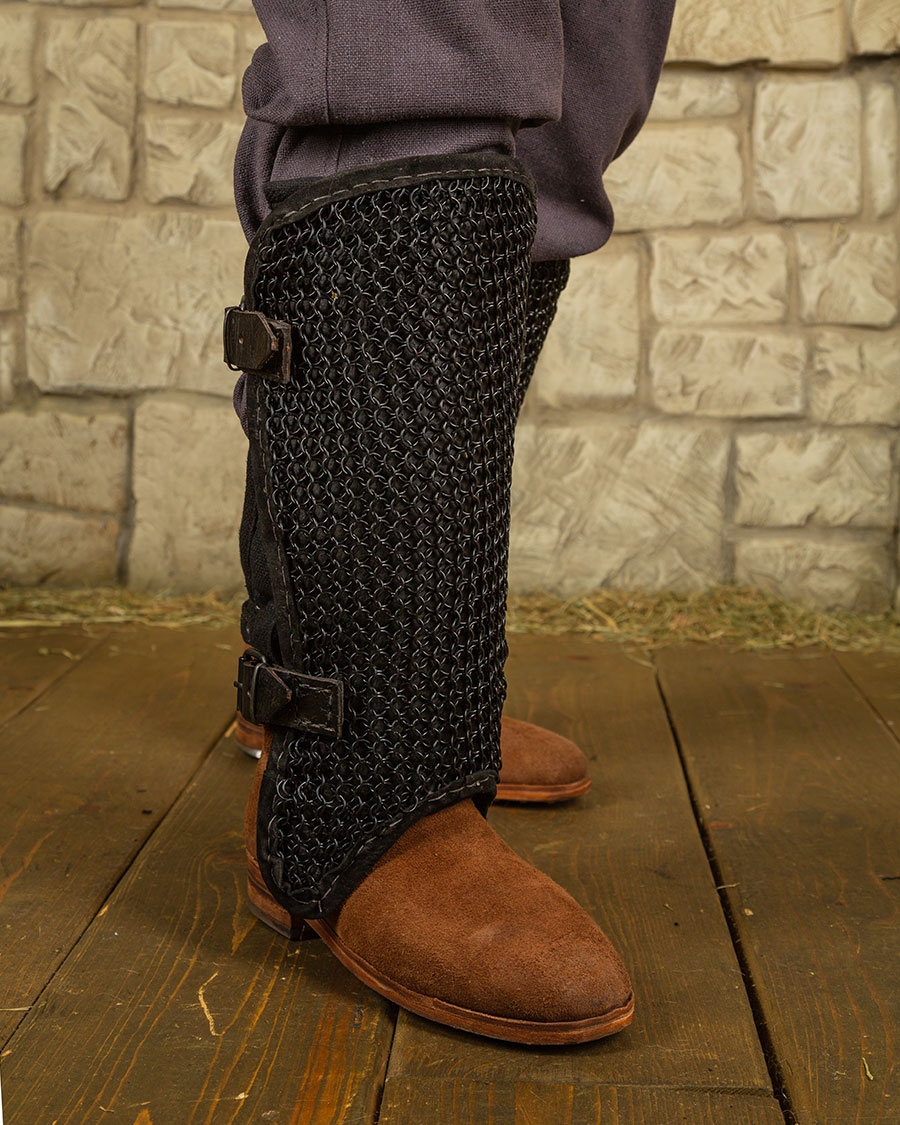 Connor chainmail greaves browned