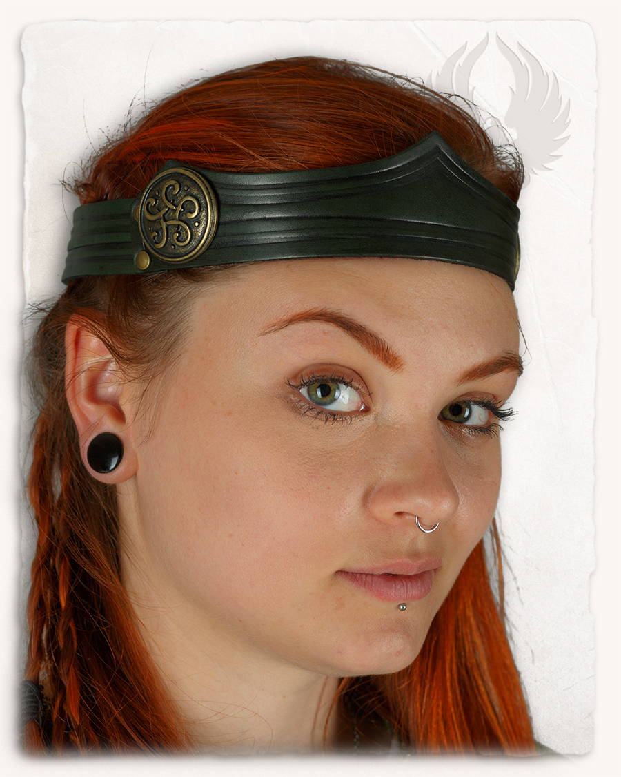 Isidor studded crown round green