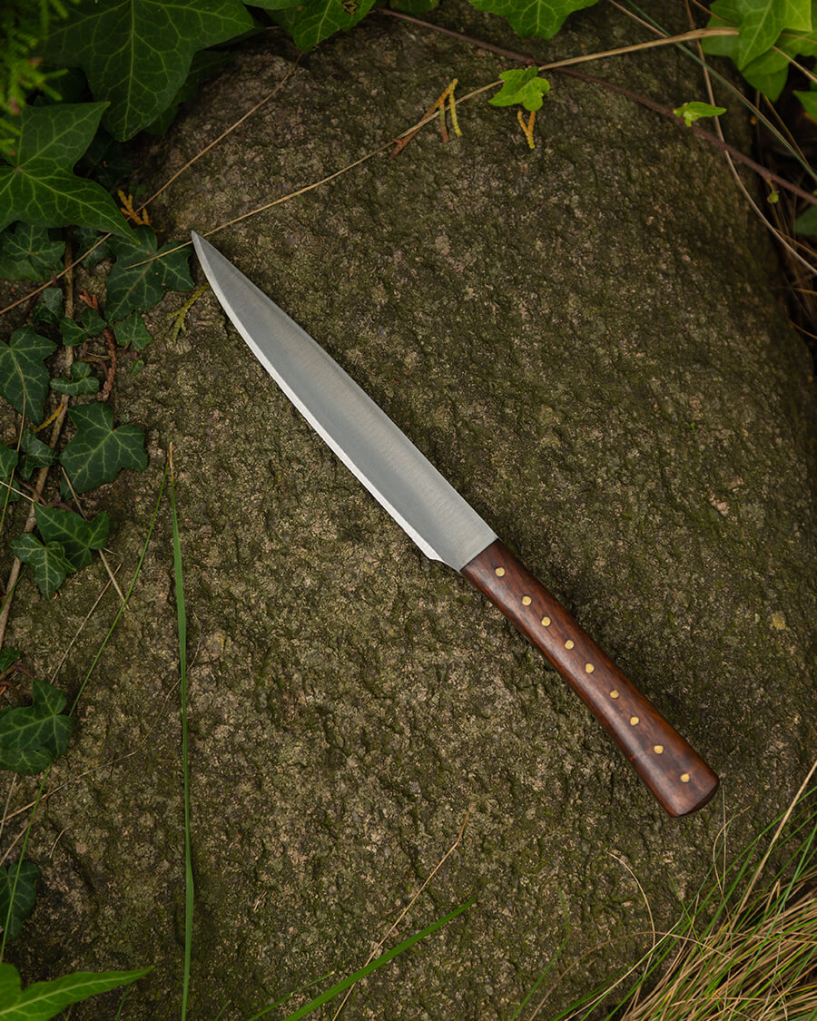 Vera Messer mit Holzgriff