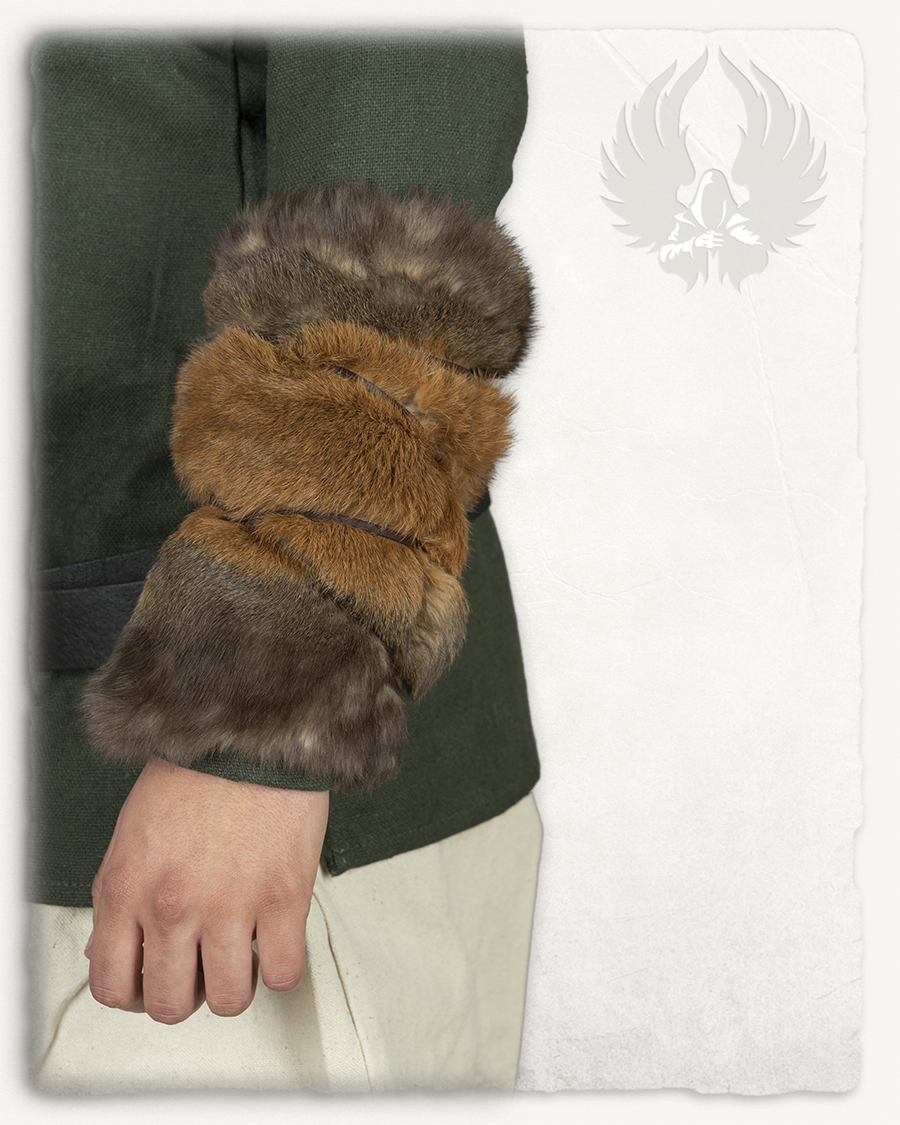 Arm wraps fur Thuringer rabbit