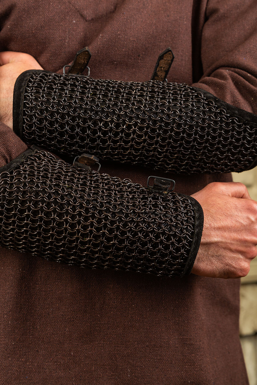 Connor chainmail bracers browned